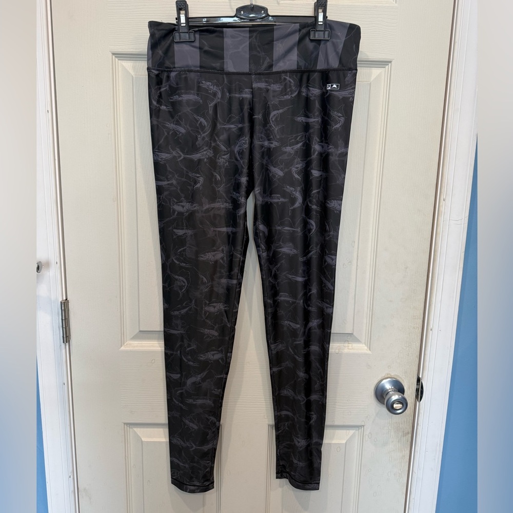 Pelagic Black & Charcoal Shark-Print Leggings
